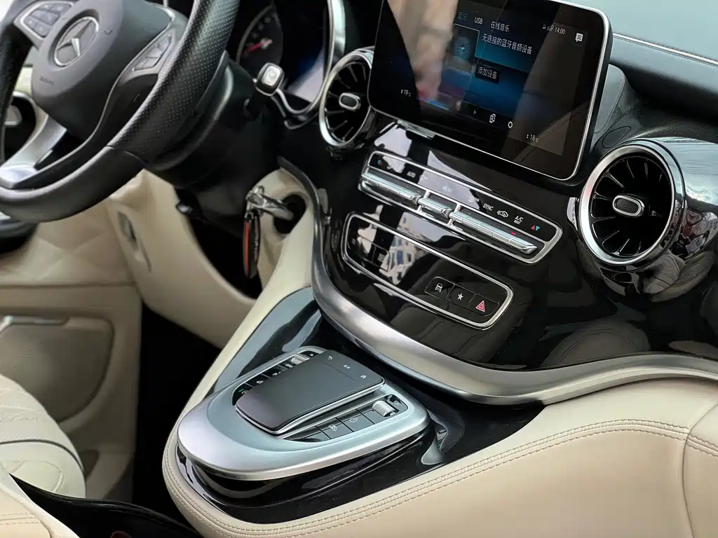 Mercedes-Benz V-Class — миниатюра 13