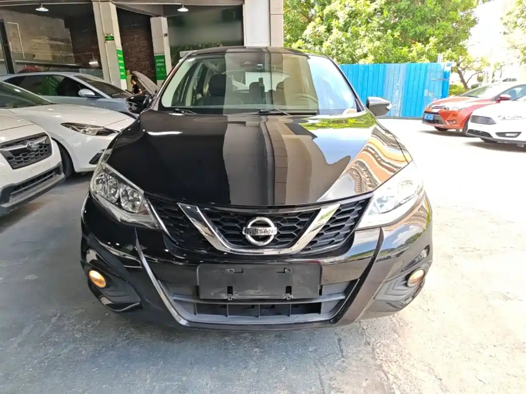 Nissan Tiida — миниатюра 3