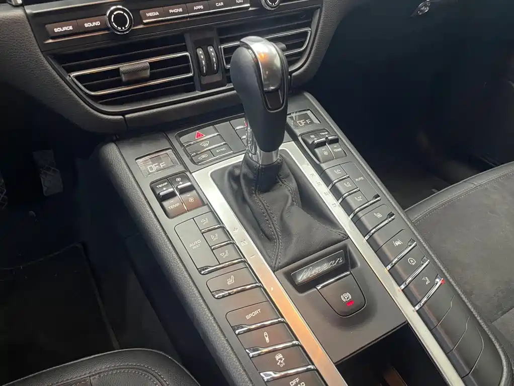 Porsche Macan — миниатюра 10