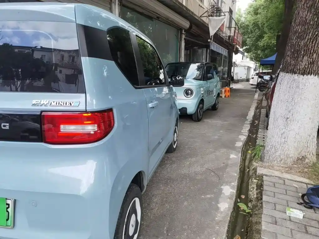Wuling MINIEV — миниатюра 8