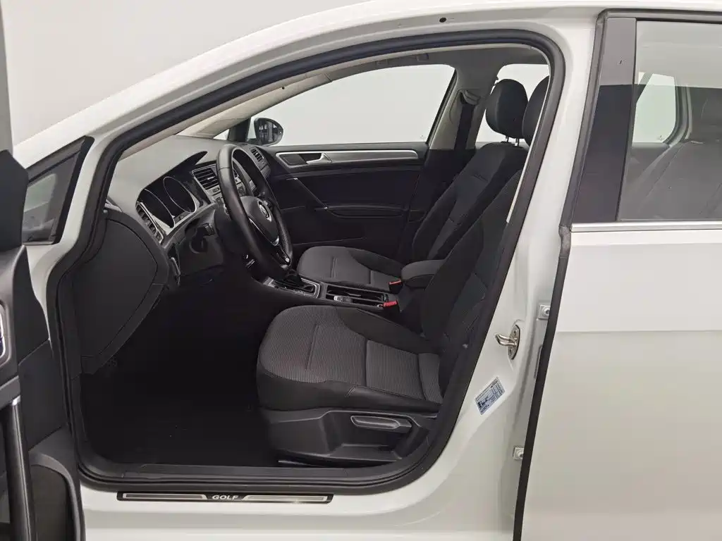 Volkswagen Golf — миниатюра 10