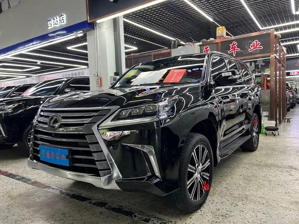 Lexus LX 2017