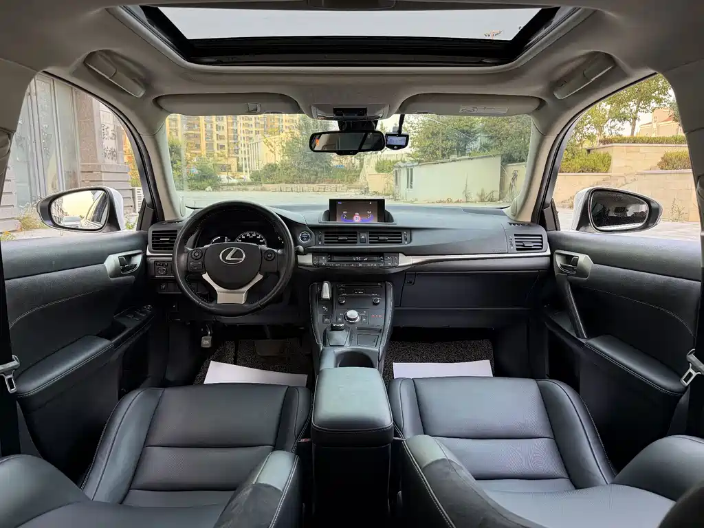 Lexus CT — миниатюра 4