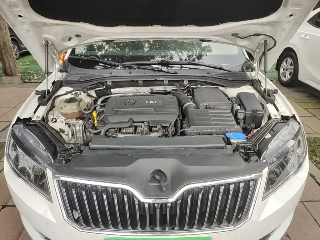 Skoda Superb — миниатюра 20