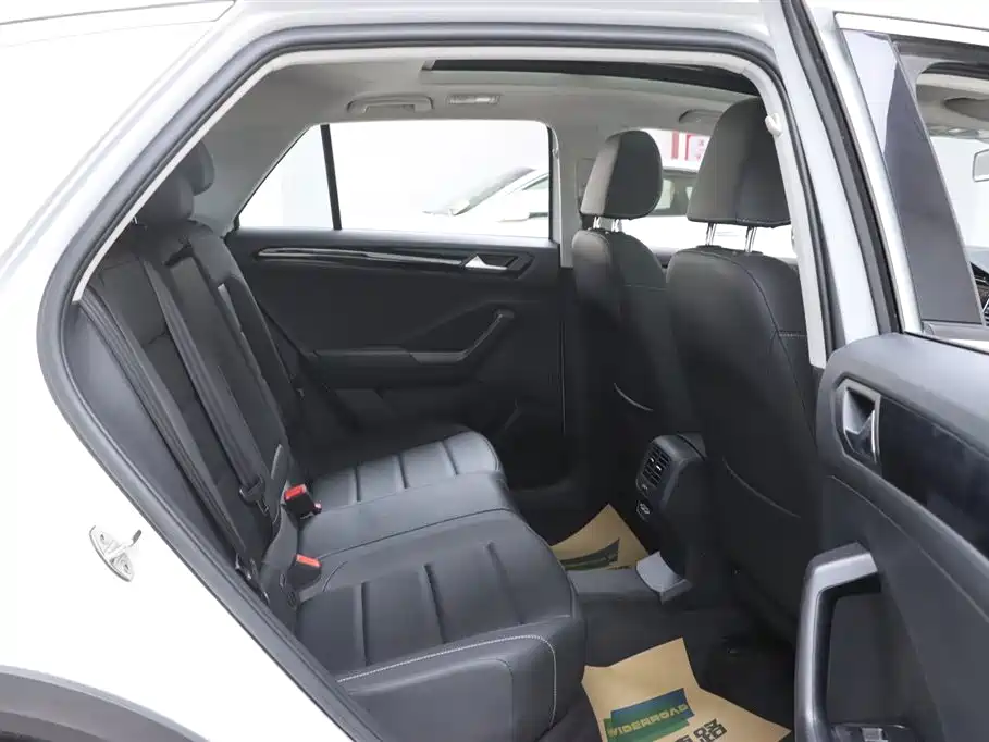 VOLKSWAGEN T ROC EXPLORING SONGS