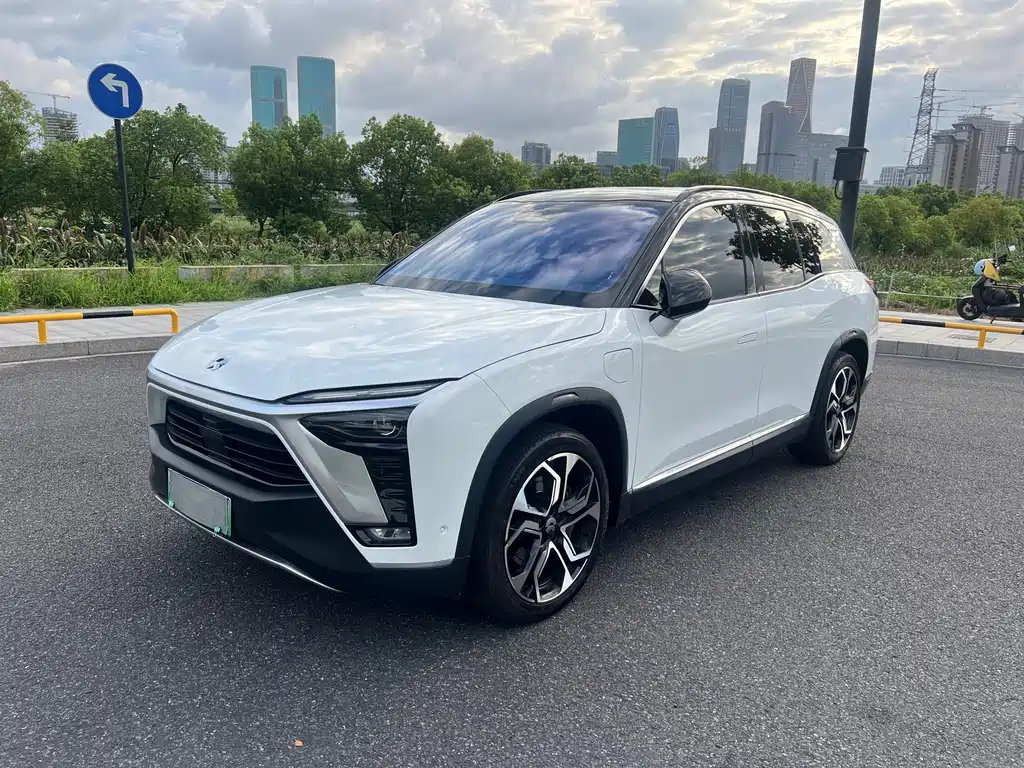 NIO ES8 2022 100kWh мест