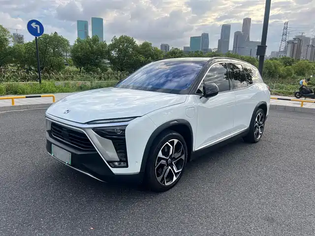 NIO ES8