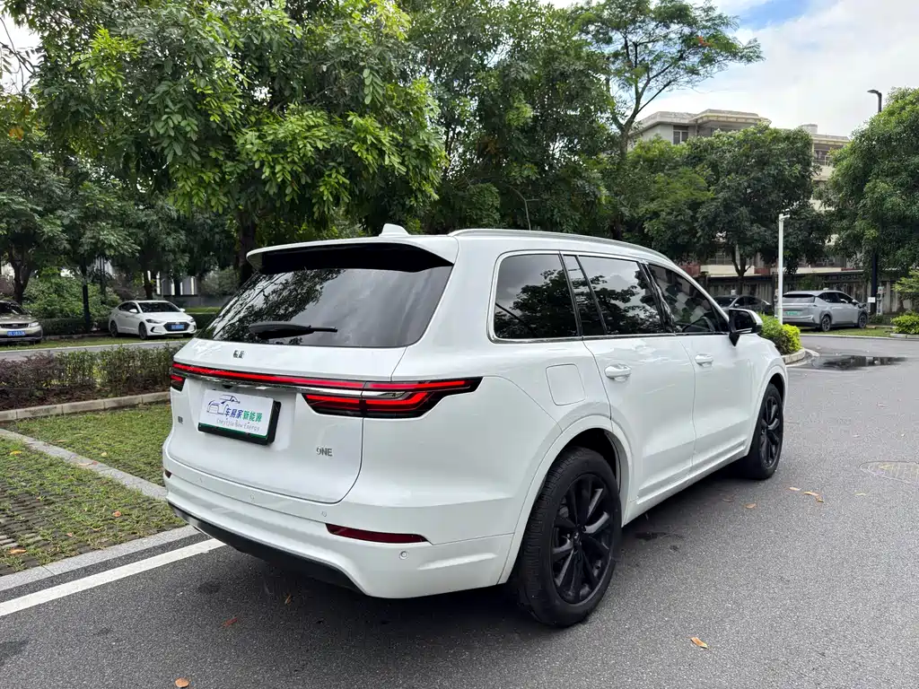 Li Auto ONE 2020 6 мест