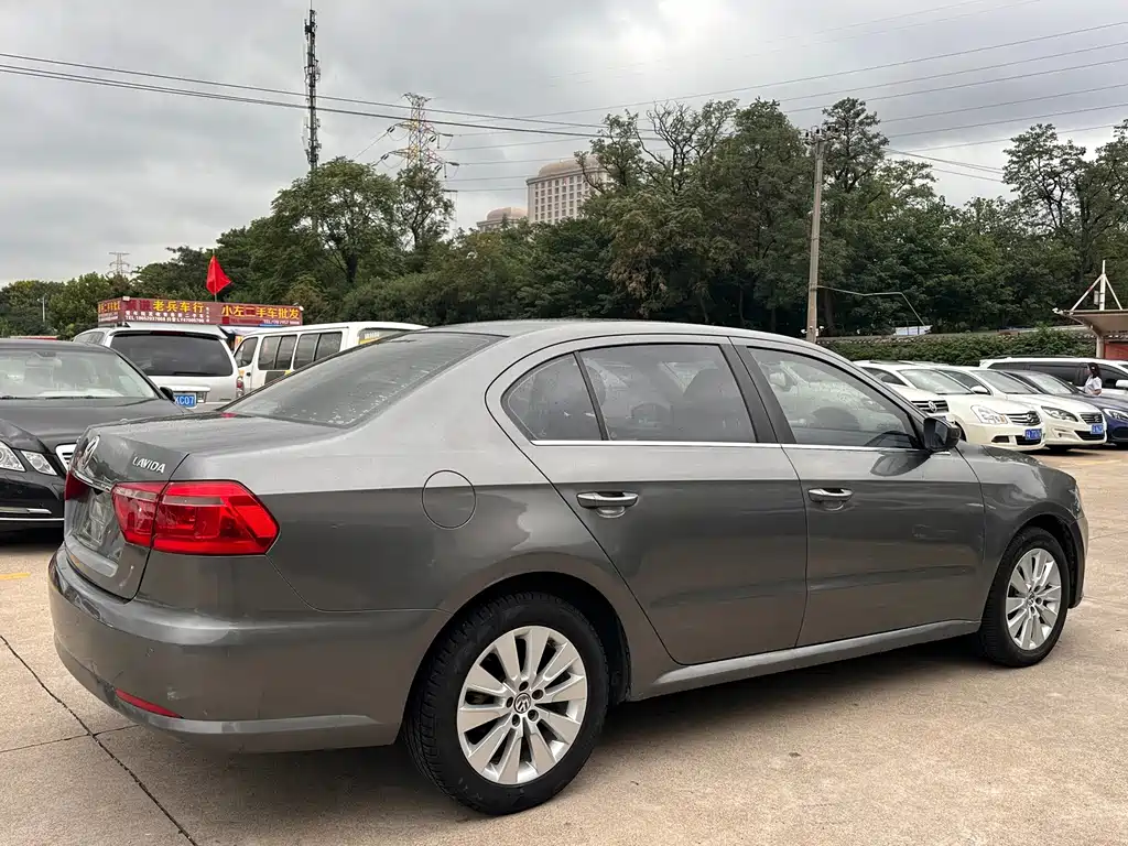Volkswagen Lavida — миниатюра 10