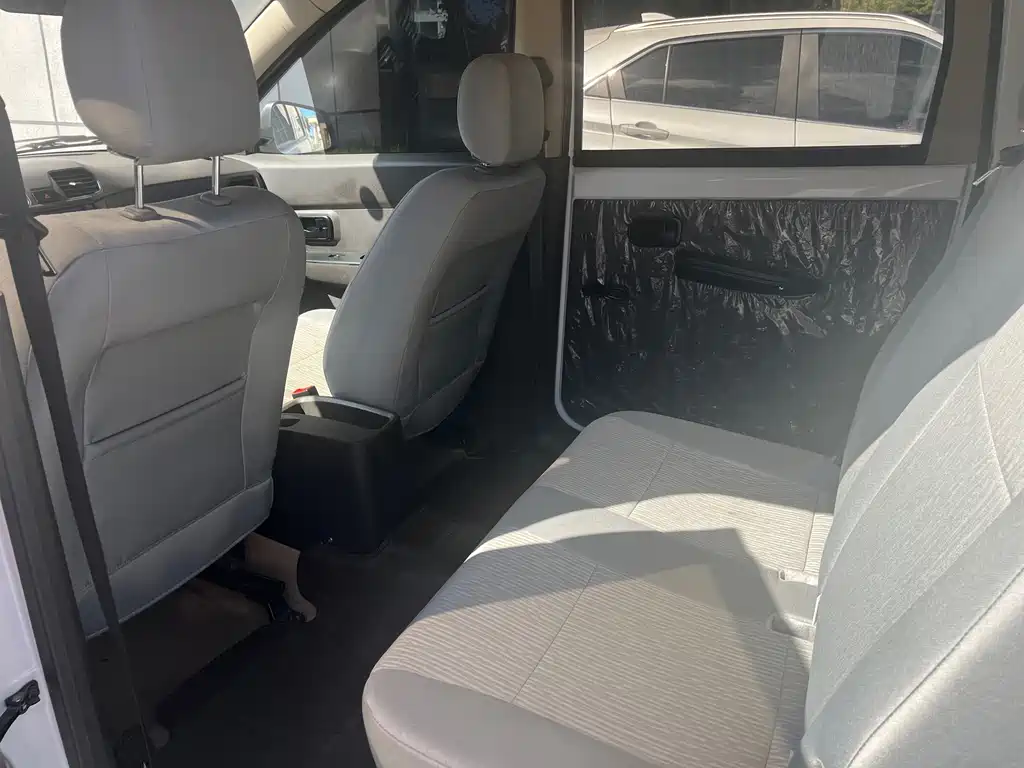 Wuling Hongguang — миниатюра 7