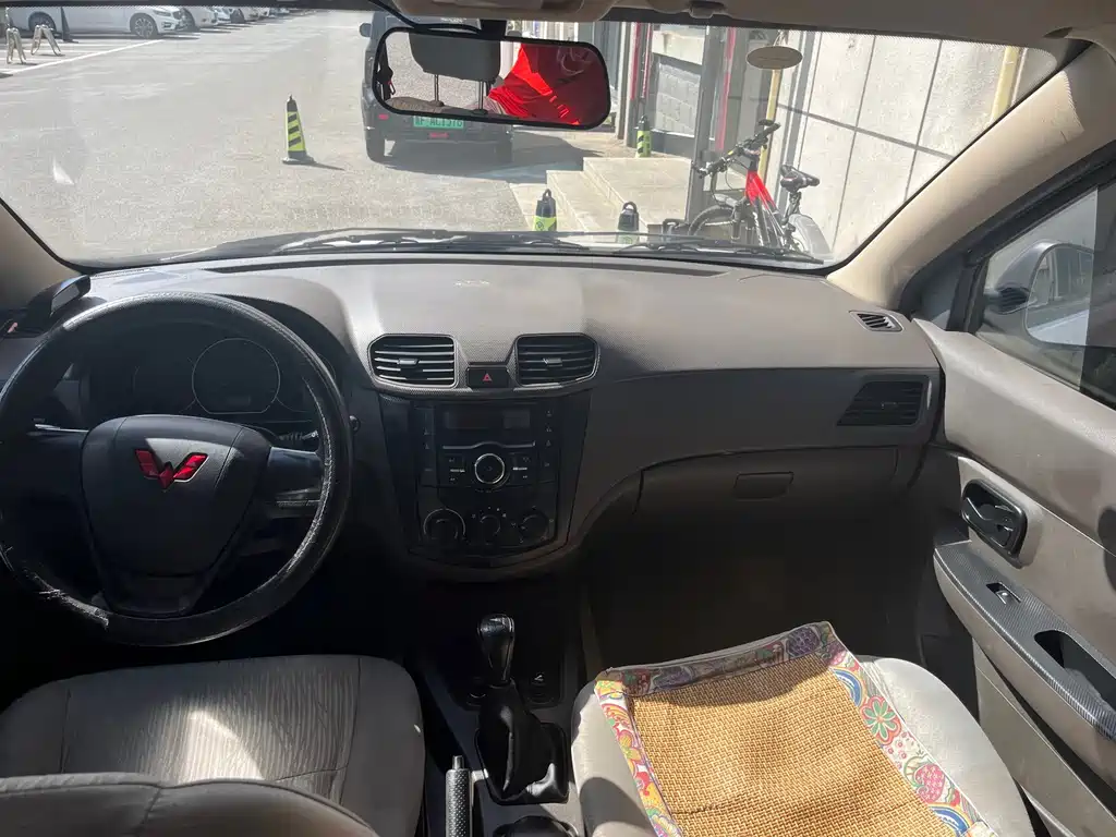 Wuling Hongguang — миниатюра 10