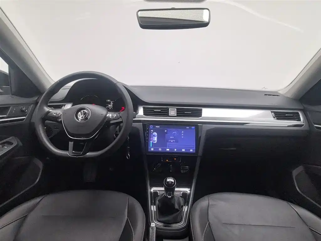 Volkswagen Bora 2018 1.5L MT Comfort