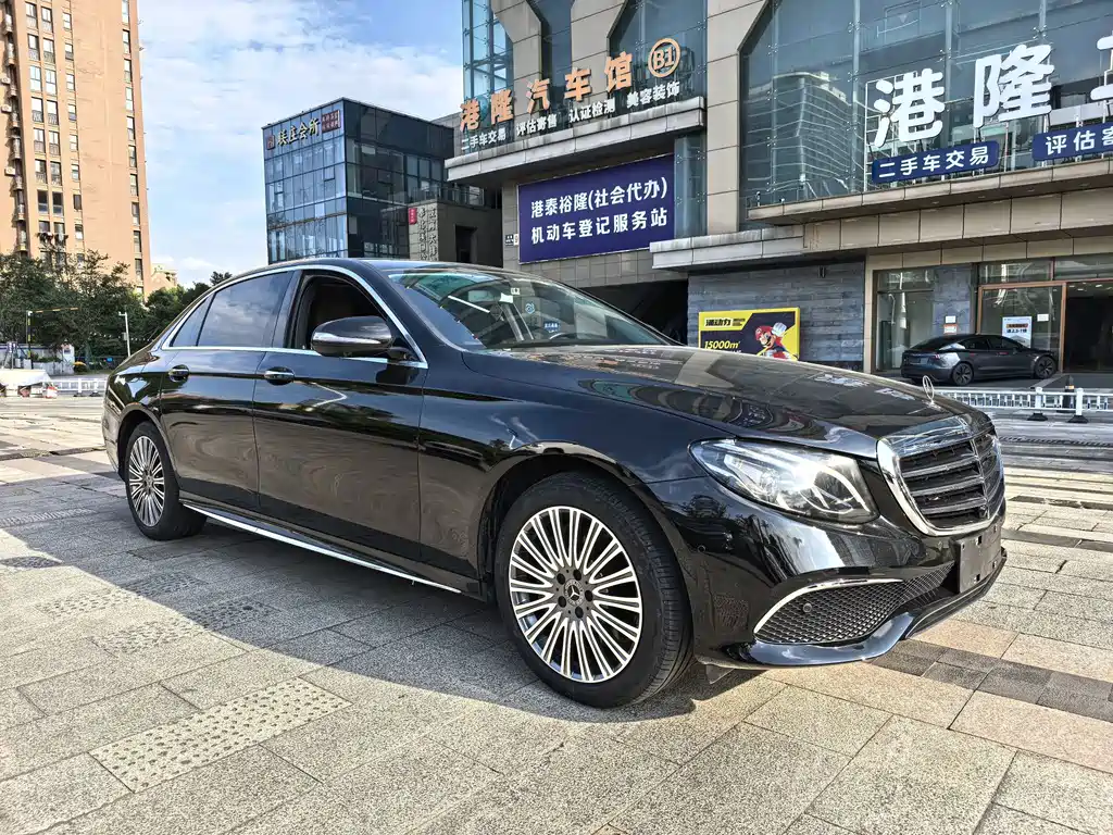 Mercedes-Benz E-Class — миниатюра 3