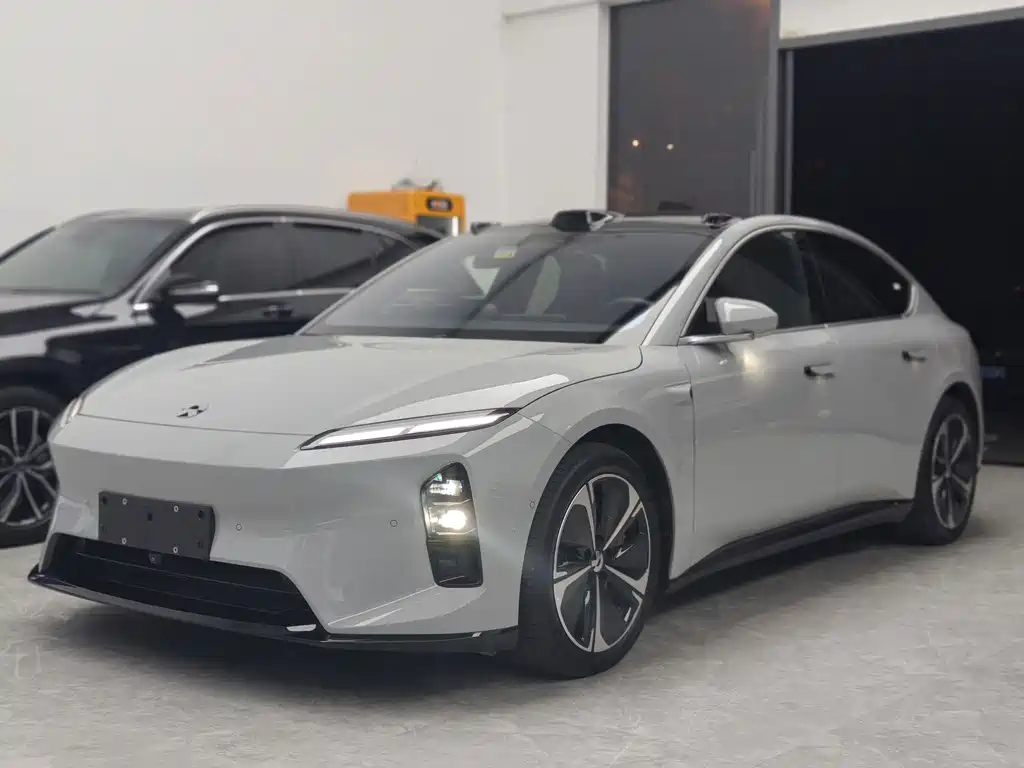 NIO ET5