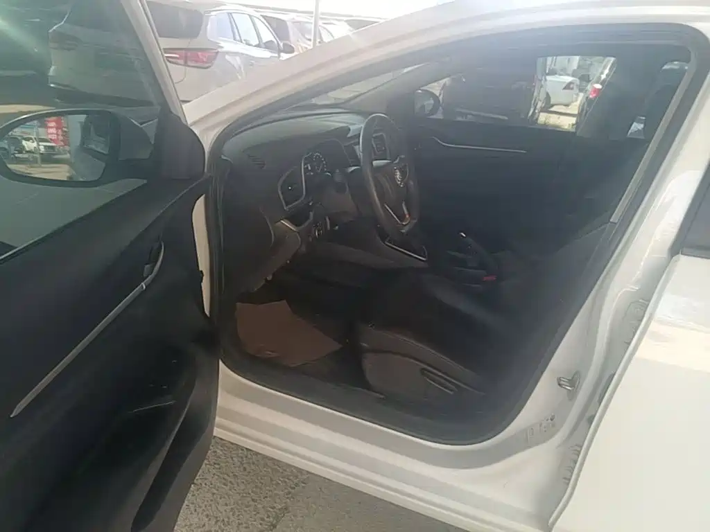 Buick Excelle — миниатюра 16