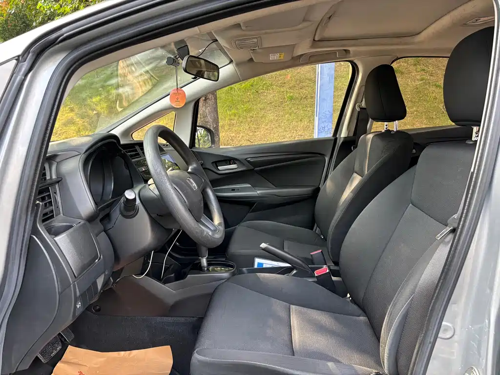 Honda Fit — миниатюра 8