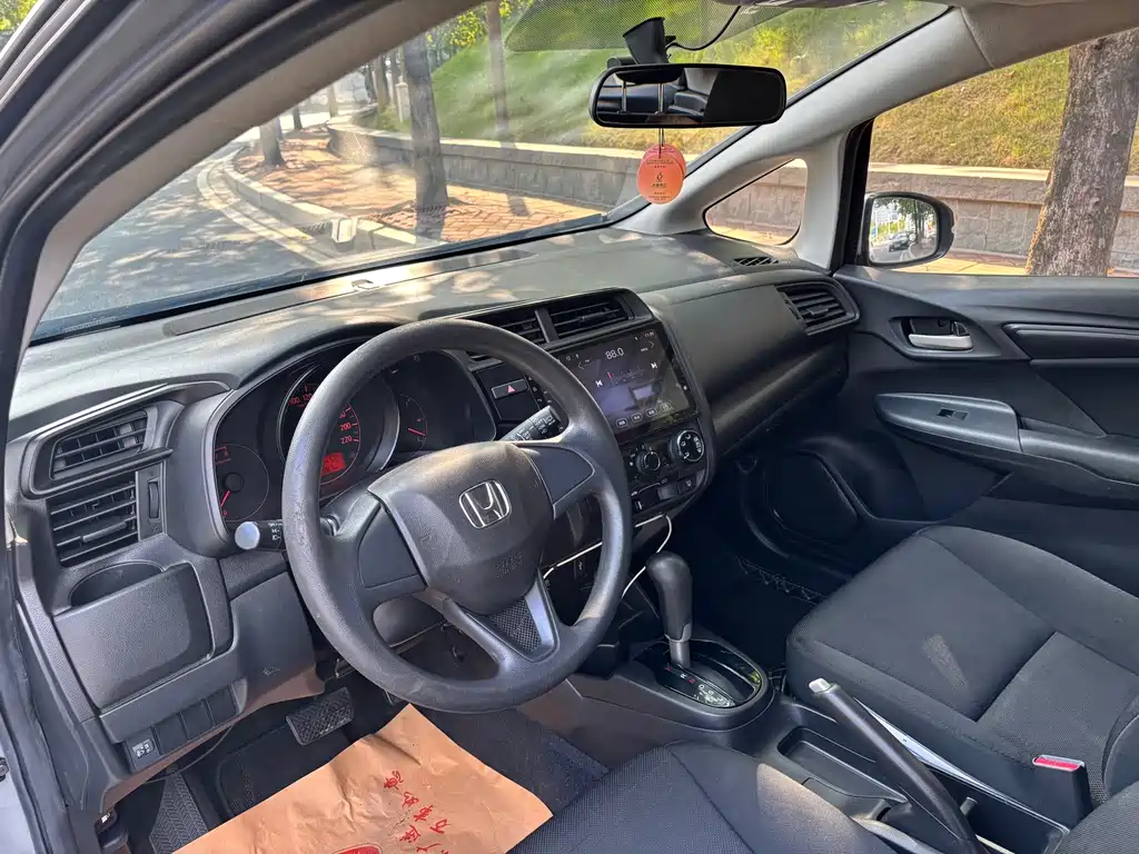 Honda Fit — миниатюра 11