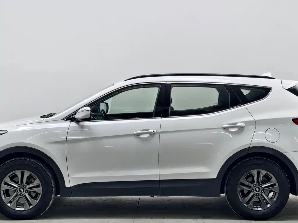 Hyundai Santa Fe — миниатюра 7