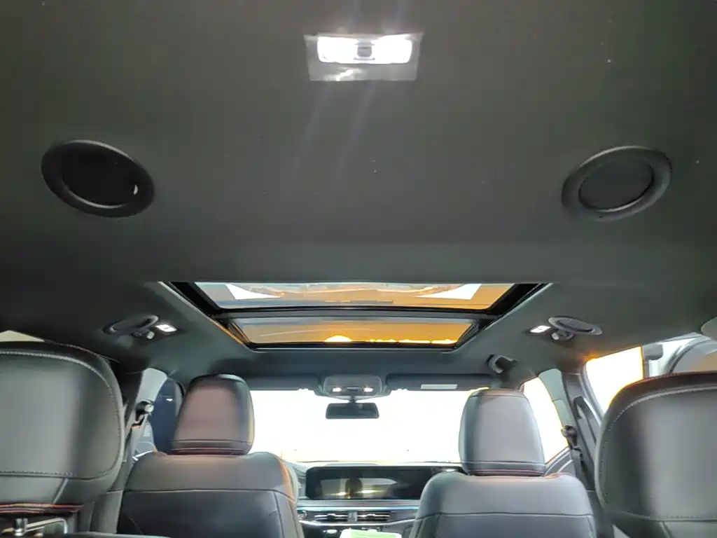 Ford Explorer — миниатюра 18