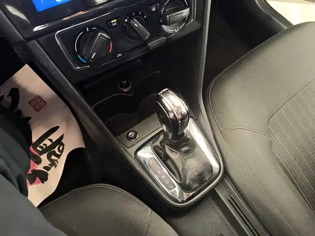 Volkswagen Jetta — миниатюра 14