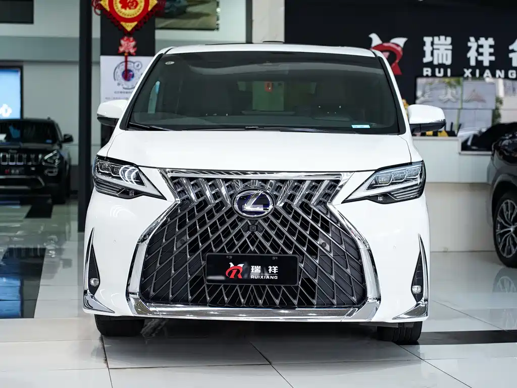Lexus LM 2020 300h мест