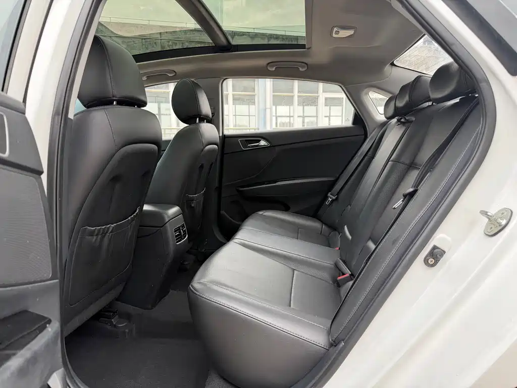 Hyundai Mistra 2014 1.8L AT GLS
