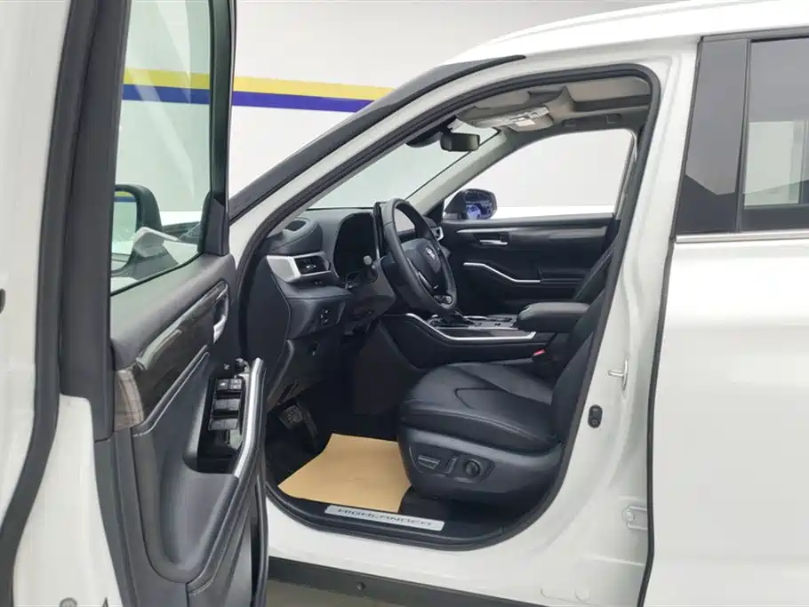 Toyota Highlander 2024 2.5L Luxury 7 мест