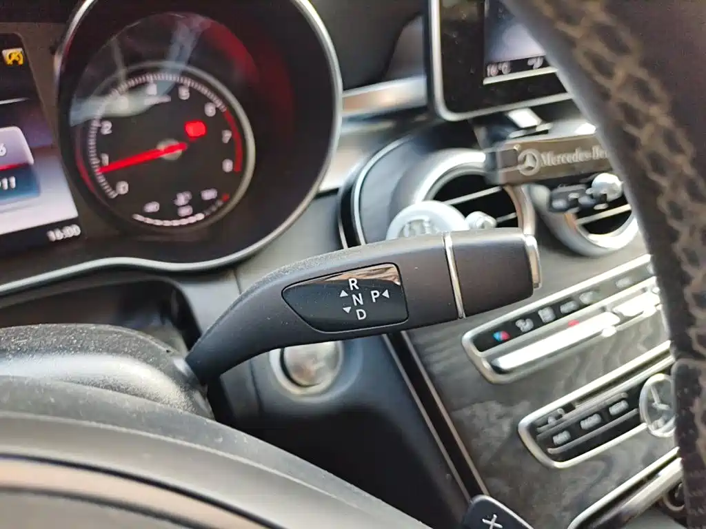 Mercedes-Benz C-Class (Import) — миниатюра 11