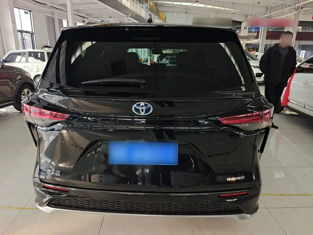 Toyota Granvia 2023 2.5L Comfort