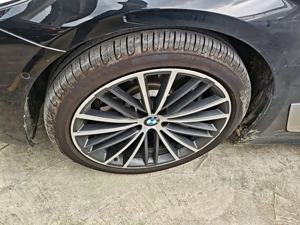 BMW 5 Series — миниатюра 23
