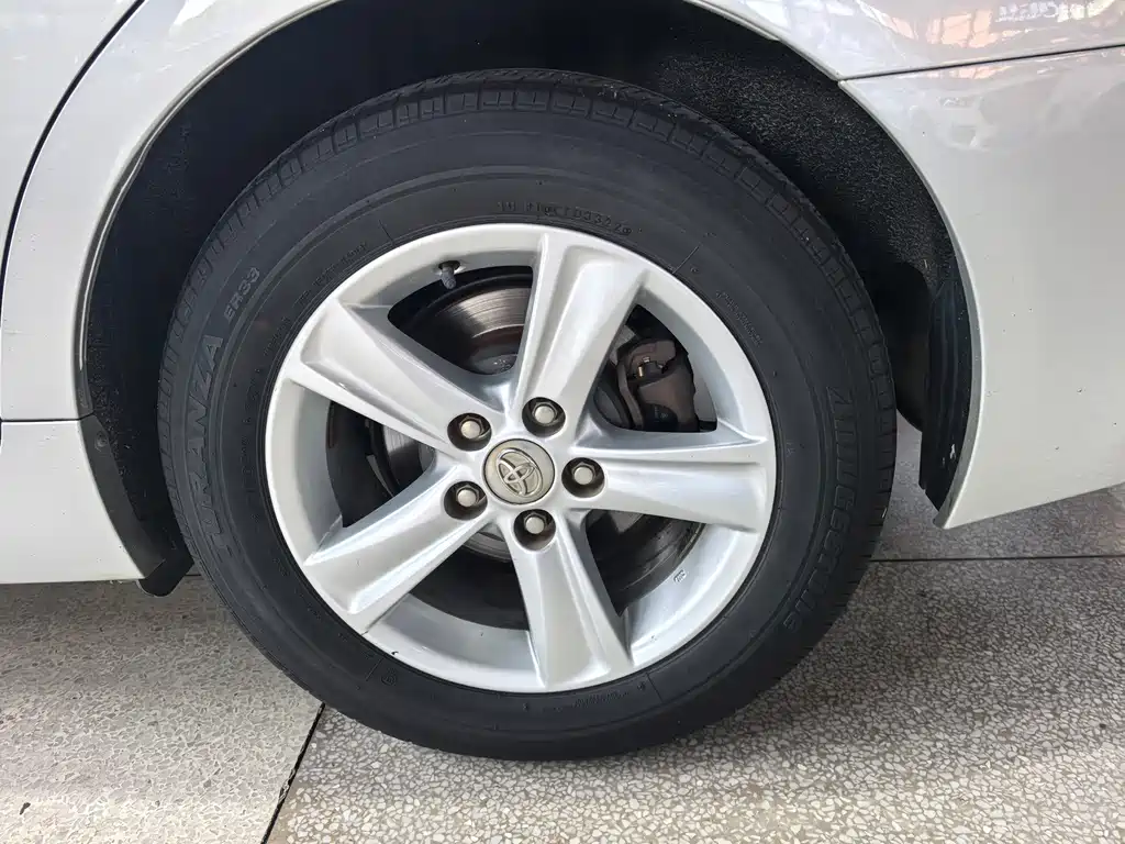 Toyota Reiz — миниатюра 7