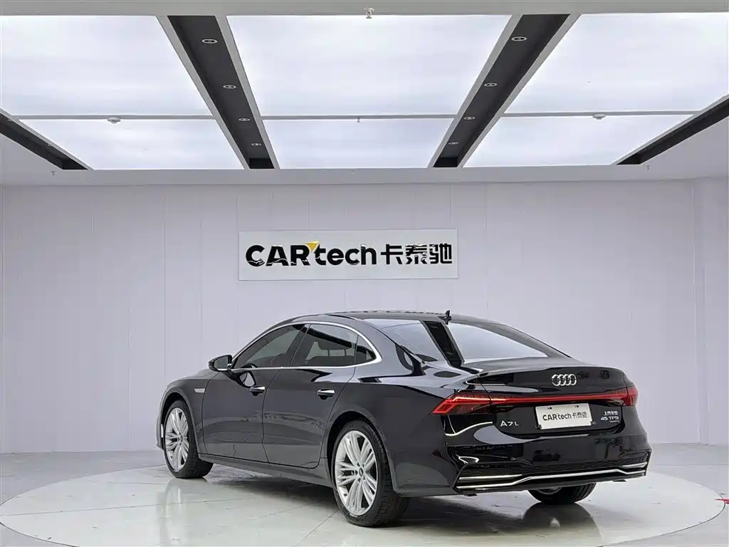 Audi A7L 2024 45 TFSI quattro