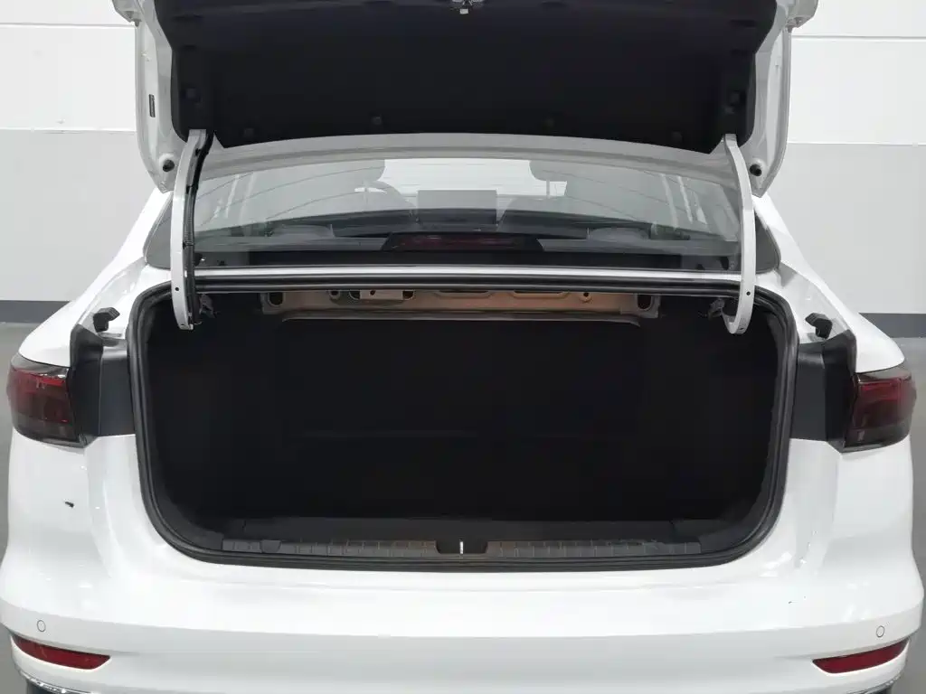 Geely Emgrand — миниатюра 16