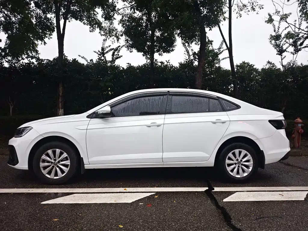 Volkswagen Lavida — миниатюра 2