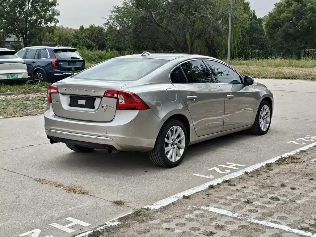 Volvo S60 — миниатюра 9