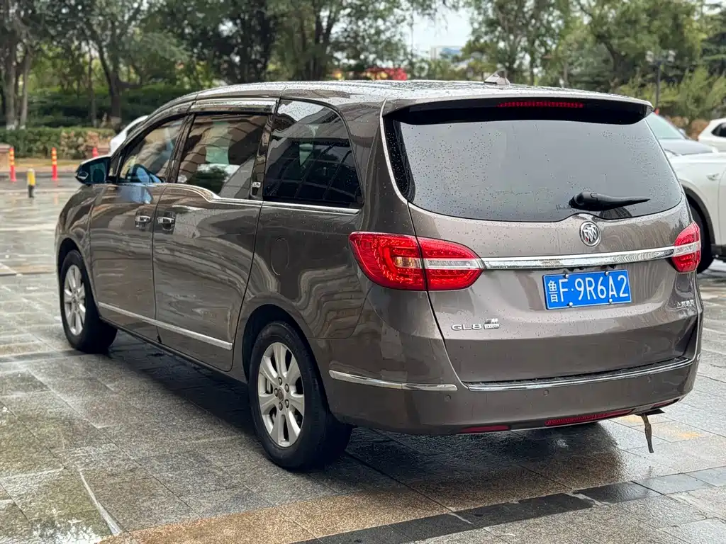Buick GL8 — миниатюра 6