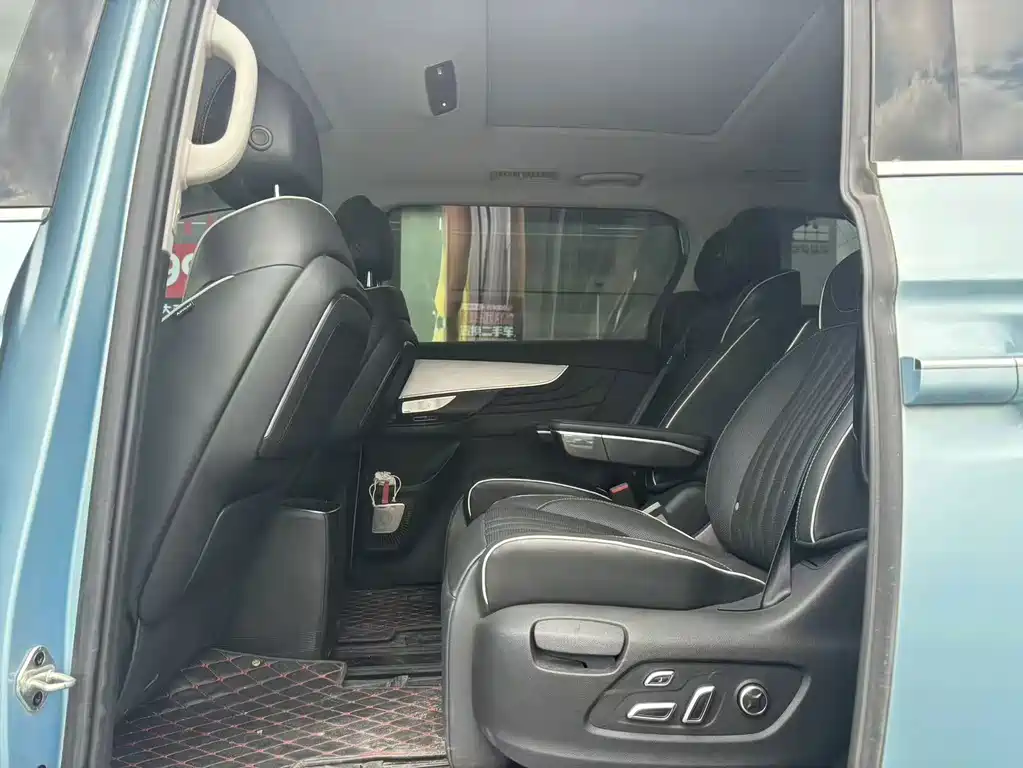 Roewe iMAX8 — миниатюра 7