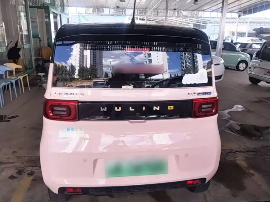 Wuling MINIEV — миниатюра 6