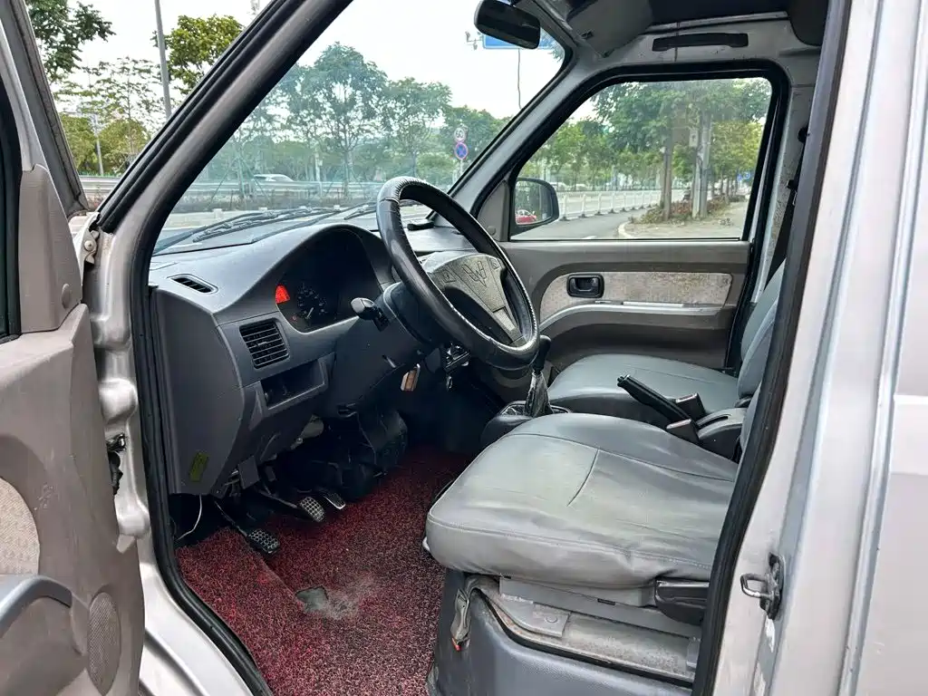 Wuling Rongguang — миниатюра 6
