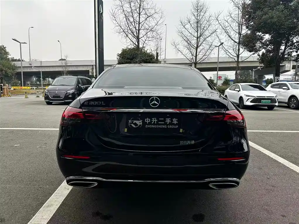 MERCEDES-BENZ E CLASS