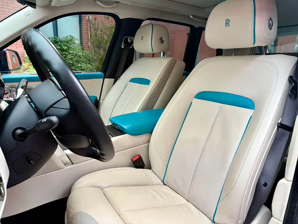 Rolls-Royce Cullinan 2018 мест