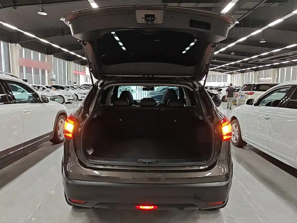 Nissan Qashqai — миниатюра 19