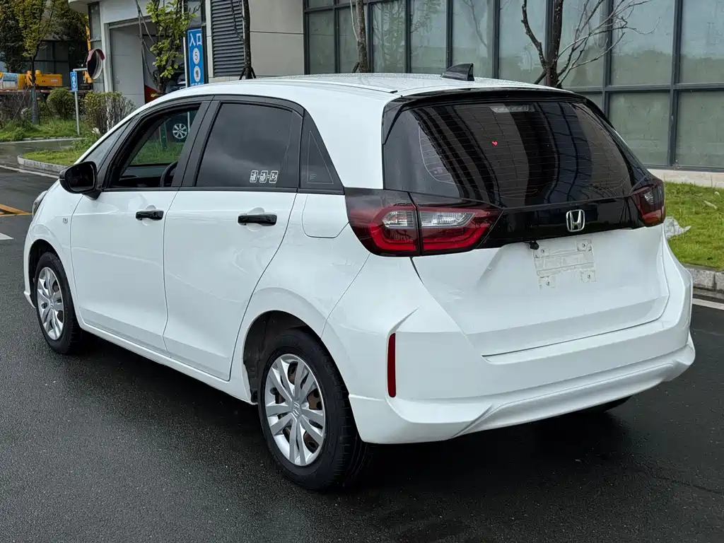 Honda Fit — миниатюра 7