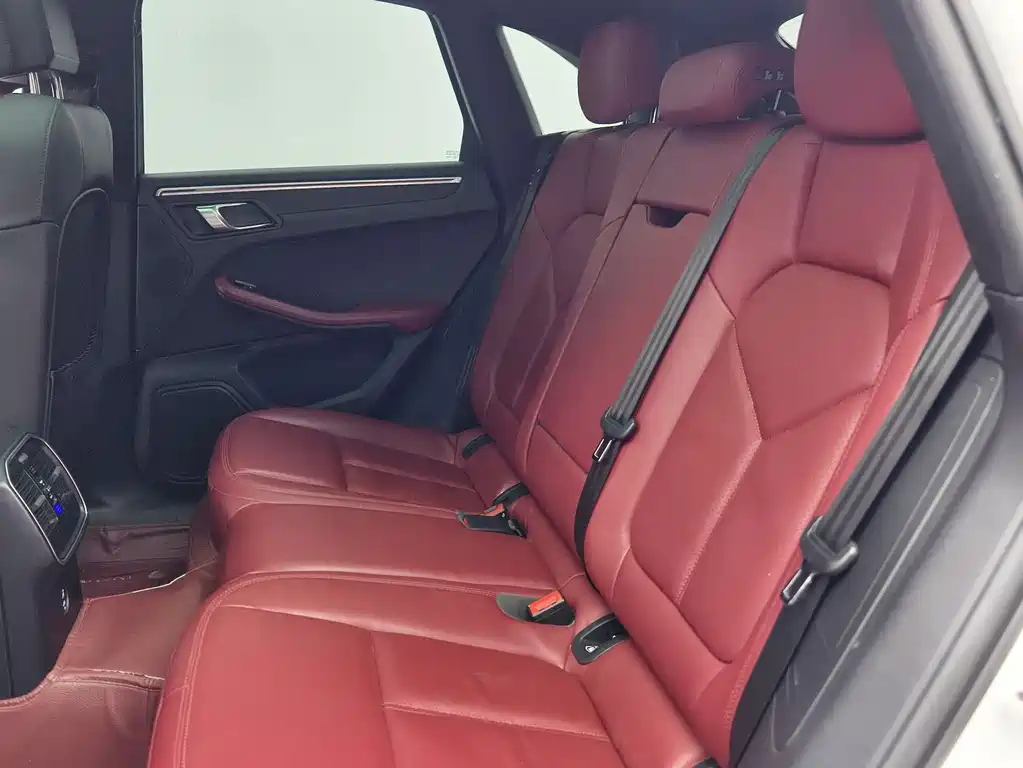 Porsche Macan — миниатюра 12