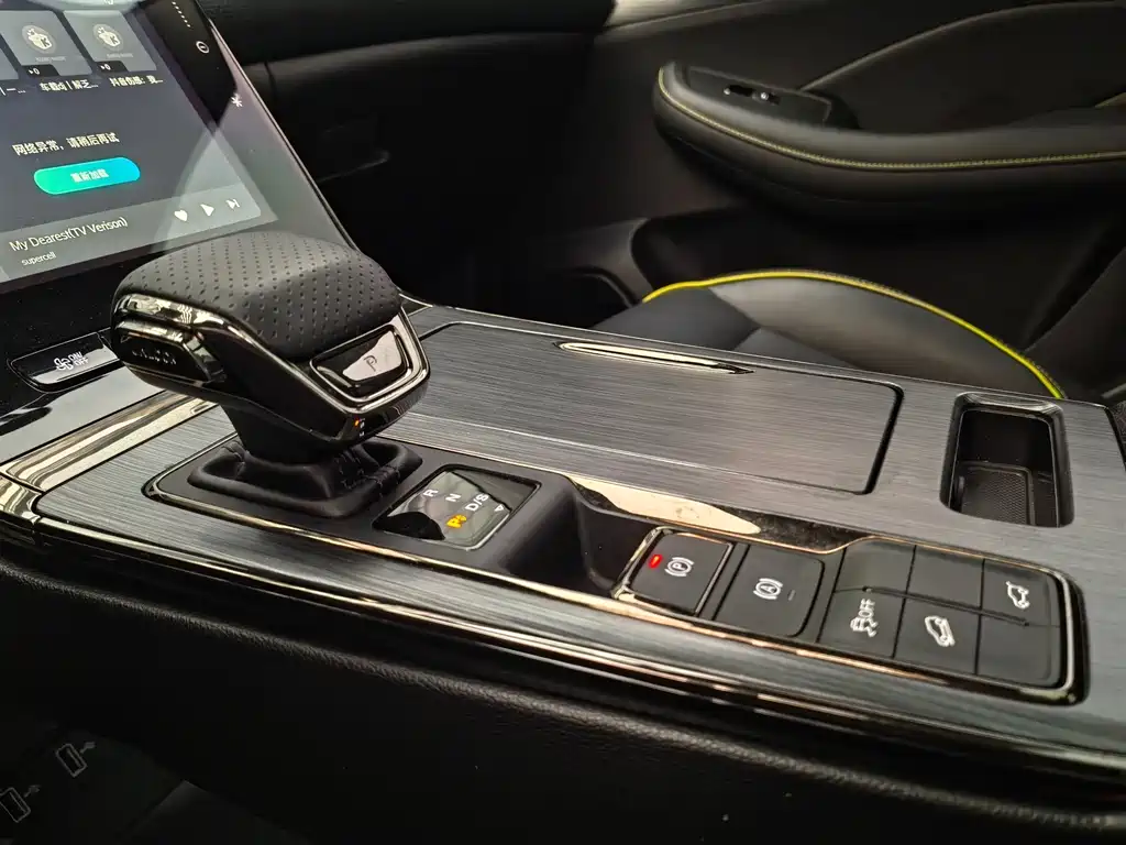 Roewe RX5 — миниатюра 15