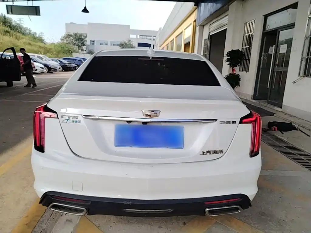 Cadillac CT5 — миниатюра 6