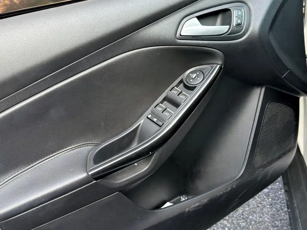 Ford Focus — миниатюра 14