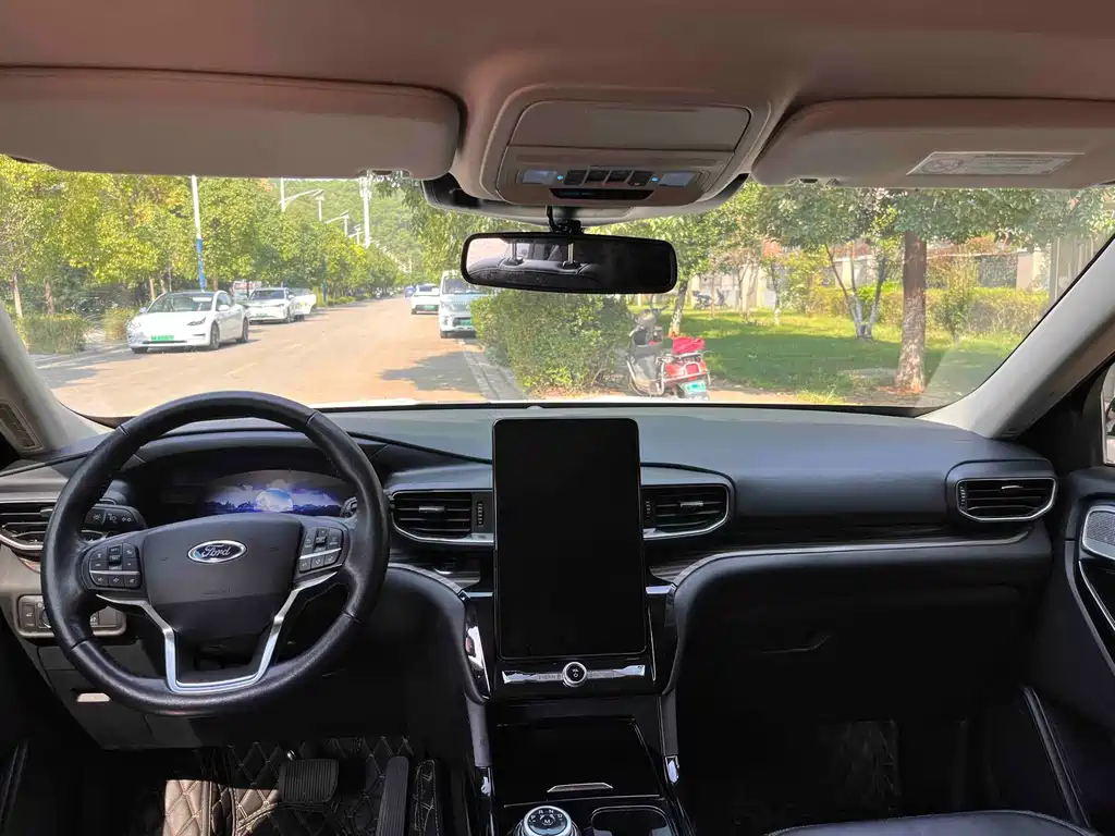 Ford Explorer — миниатюра 23