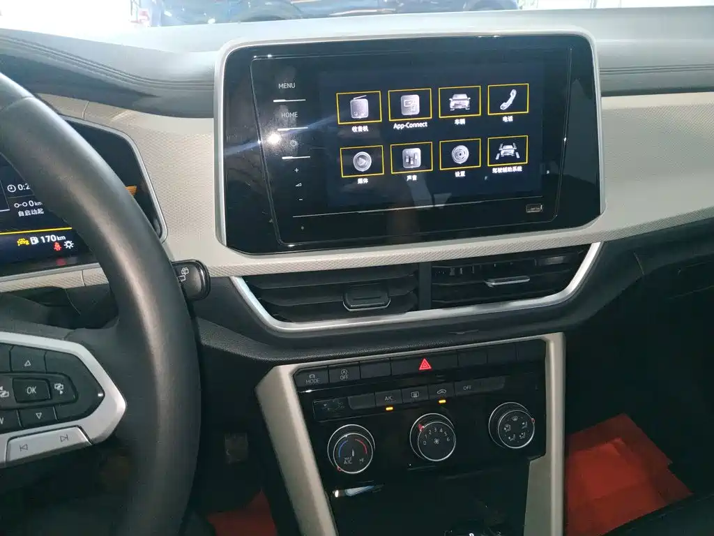 Volkswagen T-Roc — миниатюра 13