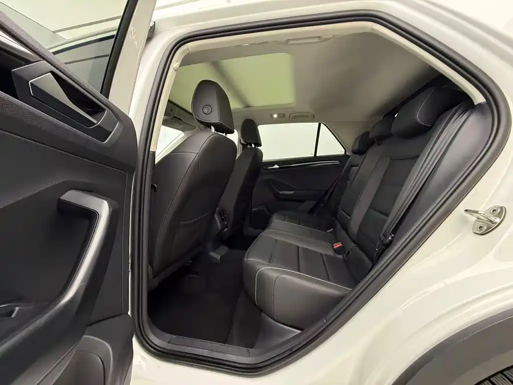 VOLKSWAGEN T ROC EXPLORING SONGS